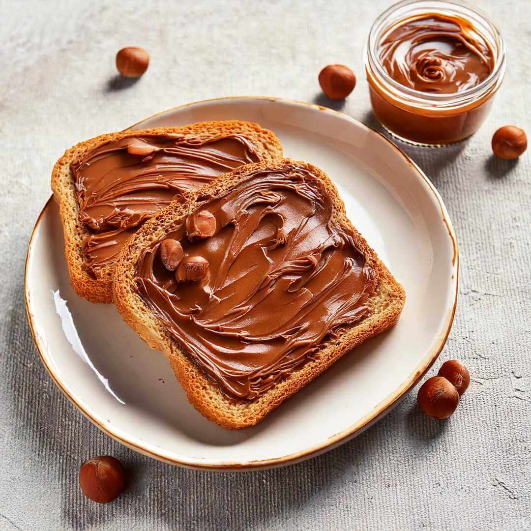 Glua crema proteica spalmabile al gusto di nocciola e cacao vegano adatta per colazioni proteiche, pancakes, porridge e ricette proteiche, colazioni proteiche