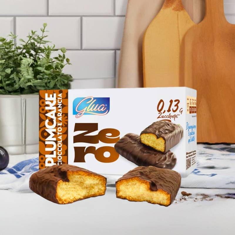 Plumcake keto ricoperto di cioccolato al gusto arancia senza zuccheri adatto alla dieta chetogenica